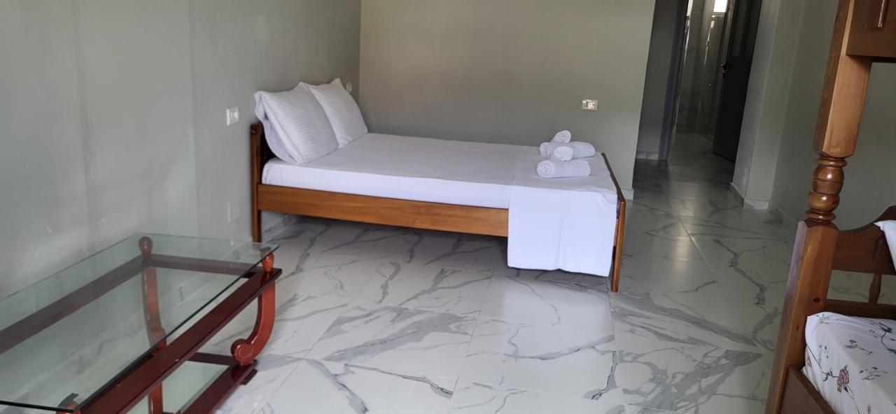 Jon Rooms Himare Exterior foto
